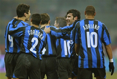 拜仁慕尼黑德甲第9轮大胜霍芬海姆 萊萬破纪录远射 格納布里科曼双响建功